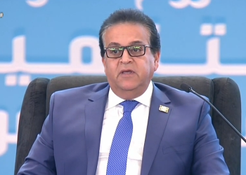 الدكتور خالد عبدالغفار وزير الصحة يتابع تداعيات غرق معدية بمنطقة نكلا في محافظة الجيزة