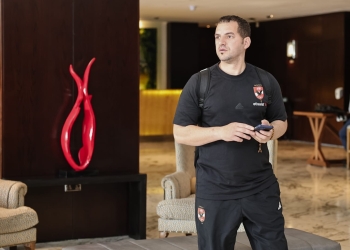 بيبو يشرف على تسكين اللاعبين..واصطحاب “شيف”خاص مع البعثة