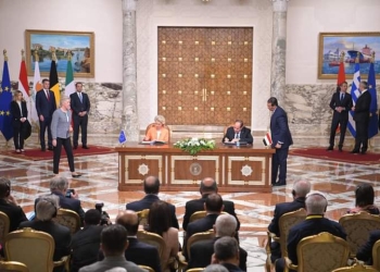 الرئيس السيسي ورئيسة المفوضية الأوروبية يوقعان على وثيقة الإعلان السياسي المُشترك لإطلاق مسار ترفيع العلاقات بين مصر والاتحاد الأوروبي إلى مستوى “الشراكة الاستراتيجية والشاملة”