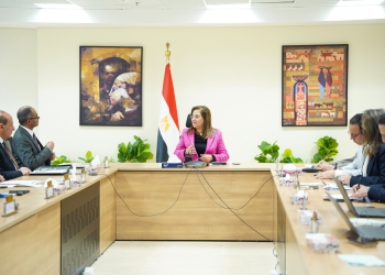 وزيرا “التخطيط” و”الإسكان” يناقشان مقترح الخطة الاستثمارية لوزارة الإسكان للعام المالي 24/2025