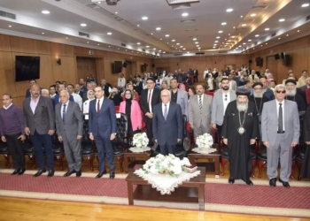 محافظ بورسعيد يستقبل المهنئين بعيد الفطر من الأجهزة التنفيذية والشعبية والدينية