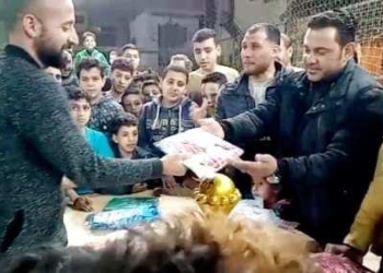 تكريم الفائزين فى ختام الدورة الرمضانية لخماسى كرة القدم بمركز شباب السفاينة