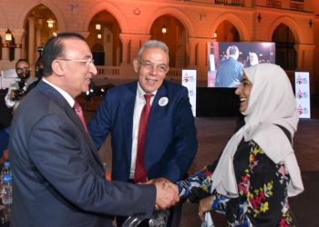 محافظ الإسكندرية يشهد فعاليات المعرض الدولي حول “آخر ما توصل إليه الطب في علاج شبكية العين”