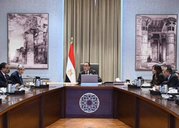 رئيس الوزراء يتابع خطط وزارة الكهرباء لتطوير ورفع كفاءة الشبكات وصولاً لتقليل نسبة الفاقد