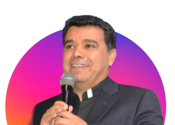 المنيا تودع راهب ومدير مدرسة المنيا .. لقب بالراهب المحبوب البشوش