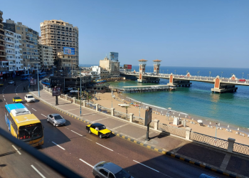 طقس صيفي حار ورطب على الإسكندرية وهدوء للرياح