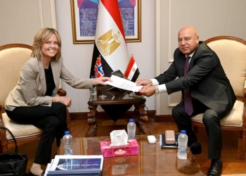 كامل الوزير يبحث مع سفيرة النرويج بالقاهرة تعزيز الاستثمارات النرويجية بالسوق المصري في مجالات الطاقة الجديدة والمتجددة والنظيفة ومكونات إنتاجها