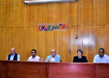 محافظ الأقصر يبحث الموقف التنفيذي لطلبات التصالح في مخالفات البناء بإسنا