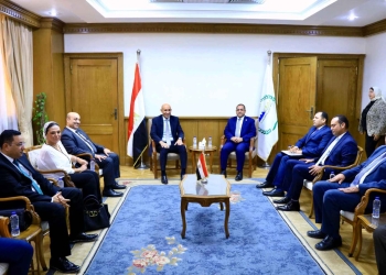 وزير التربية والتعليم يتفقد أعمال امتحان المتقدمين في مسابقة شغل وظائف “معلم مساعد مادة” بالتنظيم والإدارة