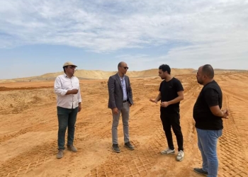 وزير الإسكان يتابع سير العمل بمشروعات الطرق والمرافق بمناطق التوسعات بعدة مدن جديدة