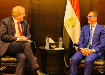 وزير الاستثمار والتجارة الخارجية يلتقى المفوض التجاري البريطاني لأفريقيا لبحث سبل تعزيز العلاقات التجارية والاستثمارية بين مصر والمملكة المتحدة
