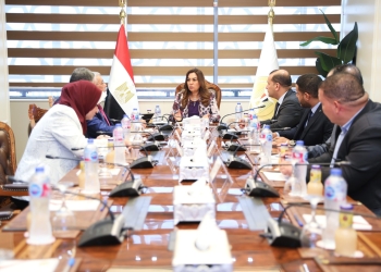 وزيرة التنمية المحلية تتابع مع عدد من قيادات الوزارة الموقف التنفيذي لخطة تطوير ورفع كفاءة المجازر الحكومية بالمحافظات