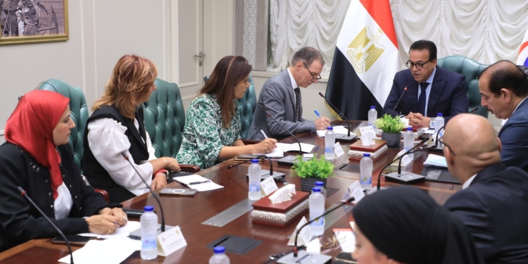 نائب رئيس مجلس الوزراء وزير الصحة والسكان يستقبل الممثل المقيم ومدير مكتب برنامج الأغذية العالمي في مصر