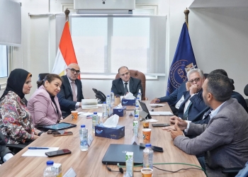 رئيس هيئة الدواء يجتمع مع رئيس وممثلي شعبة المستلزمات الطبية بغرفة صناعة الأدوية