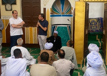 بالصور .. الصحة تتابع الحالات المصابة بأعراض نزلات معوية بأسوان وتصدر بيانا