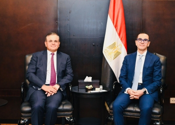 وزير الاستثمار والتجارة الخارجية يلتقي وفد بنك ستاندرد تشارترد العالمي لاستعراض برامج البنك في مصر بمجال تمويل المشروعات وخططه الاستثمارية بالسوق المصري خلال المرحلة المقبلة