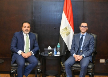 وزير الاستثمار والتجارة الخارجية يلتقي وفد بنك أبوظبي الأول لبحث سبل الاستفادة من خدمات البنك