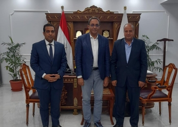 محافظ قنا يستقبل رئيس مهرجان مسرح الجنوب لمناقشة خطة إقامة الدورة التاسعة