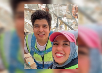 مها جميل وعلى عبد الفتاح يحولا برج محطة مياه فريال إلى لوحة فنية تسر الناظرين