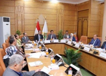 خلال رئاسته مجلس الجامعة:  الجيزاوى ” : يستعرض مشاركة جهود جامعة بنها فى المبادرة الرئاسية “بداية”