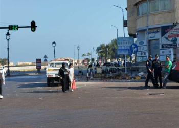 انهيار جزئي في عقار بكورنيش الإسكندرية.. وتدخل عاجل من الحى