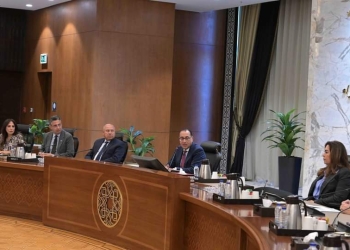 “مدبولي”: توجيه للوزارات لزيادة منافذ بيع السلع وتوفيرها بكميات إضافية وأسعار مُناسبة