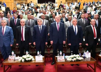 محافظ الإسماعيلية ورئيس هيئة قناة السويس يشهدان احتفالية جامعة قناة السويس بذكرى انتصارات أكتوبر الحادية والخمسين