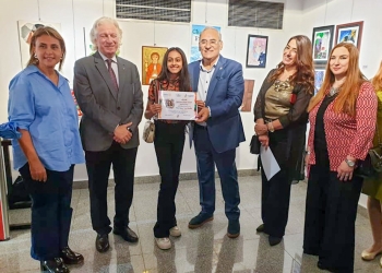 مشاركة مميزة لفناني مدارس السلام بسوهاج في معرض “شخابيط” بصالون الأهرام الدولي العاشر