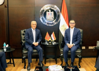 وزير الاستثمار يستقبل السفير المغربي بالقاهرة