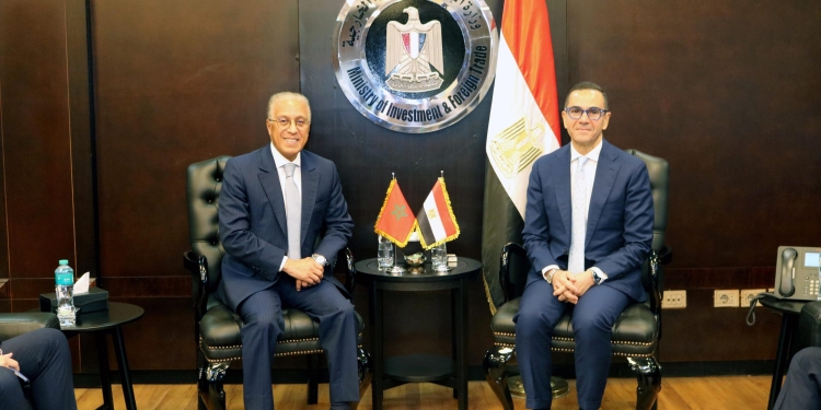 وزير الاستثمار يستقبل السفير المغربي بالقاهرة