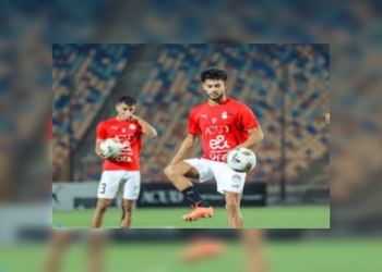 دونجا يغادر معسكر المنتخب قبل السفر لموريتانيا بسبب الإصابة