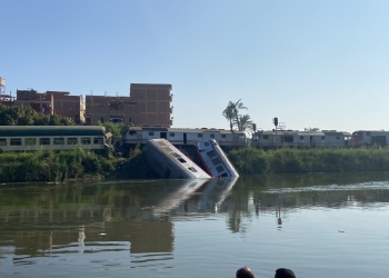 تصادم قطار بجرار في مزلقان ماقوسة بالمنيا يسفر عن 20 مصابًا.. والمحافظ يتابع ميدانيًا