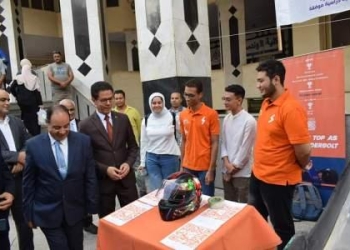 رئيس جامعة بنها يتفقد سير العملية التعليمية والمراكز والوحدات بكلية الهندسة بشبرا