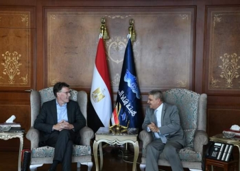 الفريق أسامة ربيع يبحث أوجه التعاون المستقبلي مع ترسانة IHC الهولندية