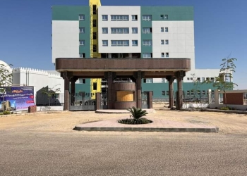 خلال متابعته لسير العمل بمنظومة المباني الخدمية:  وزير الإسكان: استكمال تنفيذ مستشفى جديد بطاقة 175سريرًا بمدينة قنا الجديدة