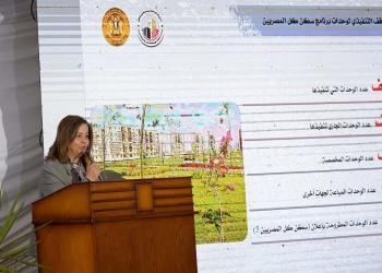 ” مدبولي ” يتفقد مشروعات للإسكان الاجتماعي بمدينة بورفؤاد .. و يُسلم عدداً من عقود الوحدات السكنية لمستحقيها من أبناء المحافظة