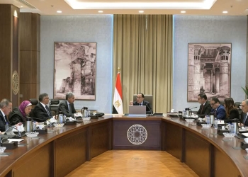 مدبولي يستعرض عدد من قطع الأراضي الفضاء المُطلة على الأهرامات والمتحف المصري الكبير  لاستغلالها سياحياً