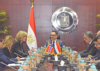 وزير الاستثمار والتجارة الخارجية يستعرض مع سفيرة النرويج بالقاهرة سبل تنمية وتطوير العلاقات الاقتصادية المشتركة بين البلدين