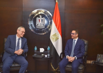 وزير الاستثمار والتجارة الخارجية يستعرض مع أعضاء جمعية رجال الأعمال بالإسكندرية سبل تعزيز مشاركة القطاع الخاص في التنمية الاقتصادية في مصر