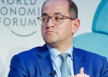 “كوجك” في لقائه مع وزير مالية جنوب أفريقيا على هامش منتدى “دافوس ٢٠٢٥”: نهنئ دولة جنوب أفريقيا بتسلم رئاسة مجموعة العشرين لعام ٢٠٢٥
