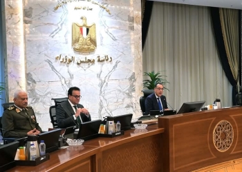الحكومة : 20 مشروعا لتقوية شبكات المحمول في  9 محافظات