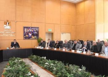 وزير الإسكان يتابع الموقف التنفيذي لمشروع منطقة الأعمال المركزية بالعاصمة الإدارية الجديدة
