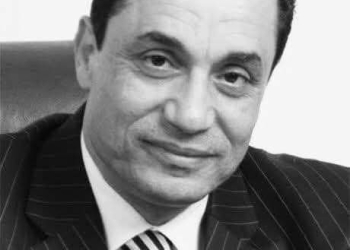 رئيس جامعة القاهرة وأسرة الجامعة ينعون الدكتور سامي عبد العزيز عميد كلية الإعلام الأسبق