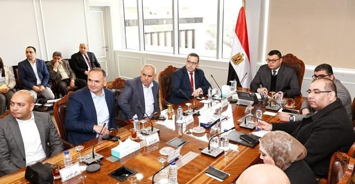 في اجتماعه مع مسئولي شركة “فاوندرز”.. وزير الإسكان يستعرض عددا من الفرص الاستثمارية والخطة الترويجية لأحد المشروعات بالعاصمة الإدارية الجديدة