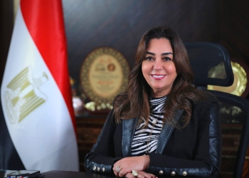 وزيرة التنمية المحلية تتابع مشروع زراعة وتشجير الطريق الدائرى والمحاور المرورية بالقاهرة الكبرى