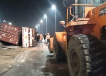 إعادة حركة المرور بطريق القاهرة إسكندرية الزراعى بعد رفع كونتينر وتريلا