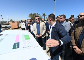 وزير الإسكان يتفقد مشروعات رفع كفاءة الكباري والمسطحات الخضراء ويتابع أعمال تطوير المداخل والبوابات بمارينا
