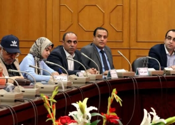 نائب محافظ الإسماعيلية يناقش عددا من الإجراءات التنفيذية لزيادة نسبة المحافظة في ملفات تقنين أراضي أملاك الدولة والتصالح على مخالفات البناء