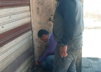 غلق وتشميع 3 محلات خردة وفرز بحي الزهور لمواجهة ظاهرة النباشين