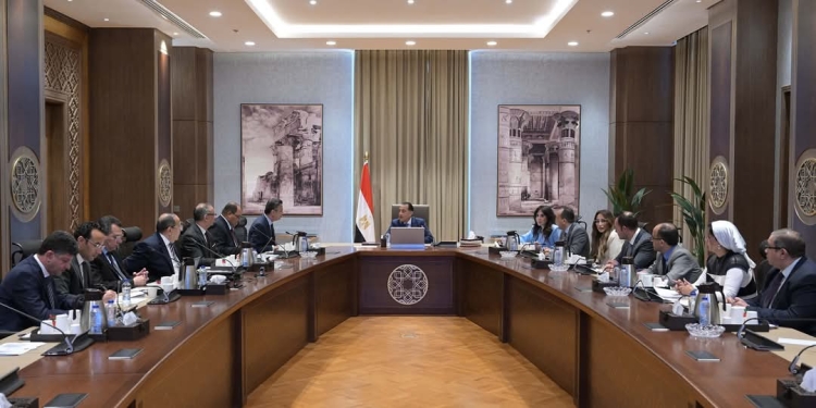 رئيس الوزراء : ” رادار الأسعار” يتيح للمستهلك تقديم أي بلاغ حول نقص السلع أو ارتفاع أسعارها